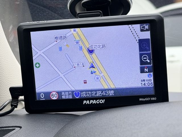 原鈑件 里程跑多 反應價格回饋 6氣囊 ESP ACC自動跟車 車道維持 倒車後視鏡自動調整  第9張相片