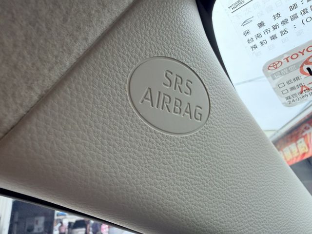 原鈑件 里程跑多 反應價格回饋 6氣囊 ESP ACC自動跟車 車道維持 倒車後視鏡自動調整  第20張相片