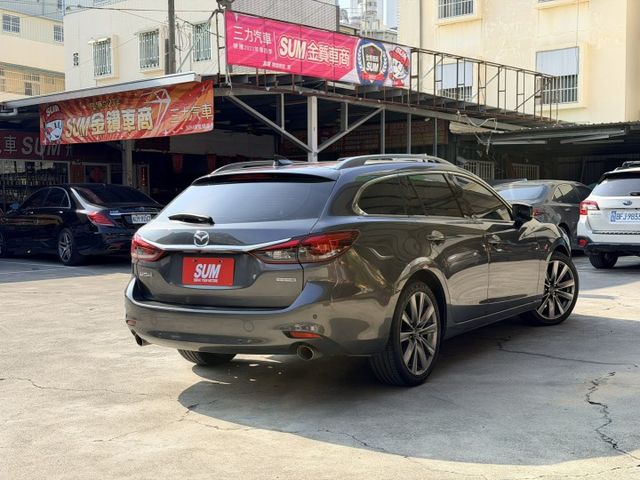 小改款全速域 一手漂亮車 無菸內裝/原廠保養 雙電動椅 i-Key 電子手煞 原廠環景  第3張相片