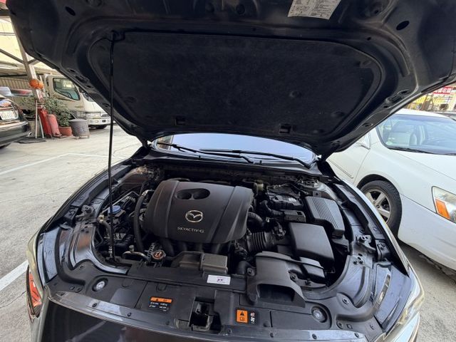 小改款全速域 一手漂亮車 無菸內裝/原廠保養 雙電動椅 i-Key 電子手煞 原廠環景  第19張相片