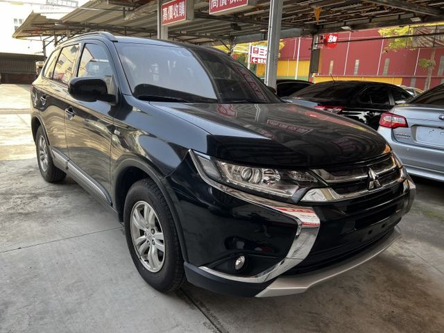 4ＷD 七氣囊 巡跡 無菸車 原鈑件認證 里程合約保證 可全貸 高雄二手車推薦  第2張相片