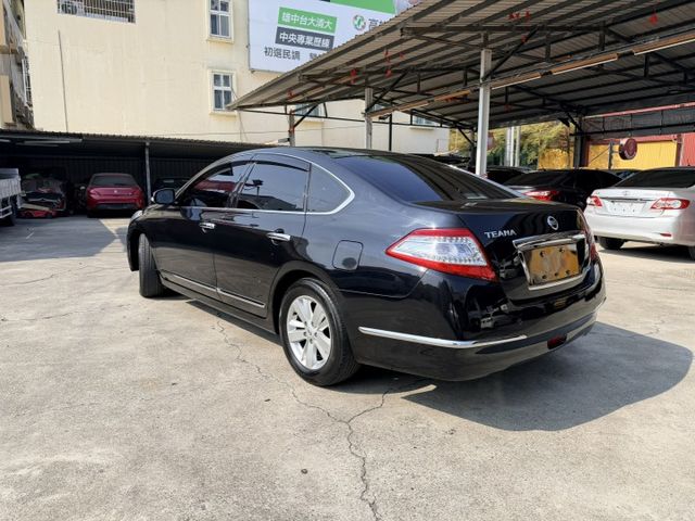 i-Key、定速、電動座椅、感應頭燈 低里程美車 高雄中古車推薦  第2張相片