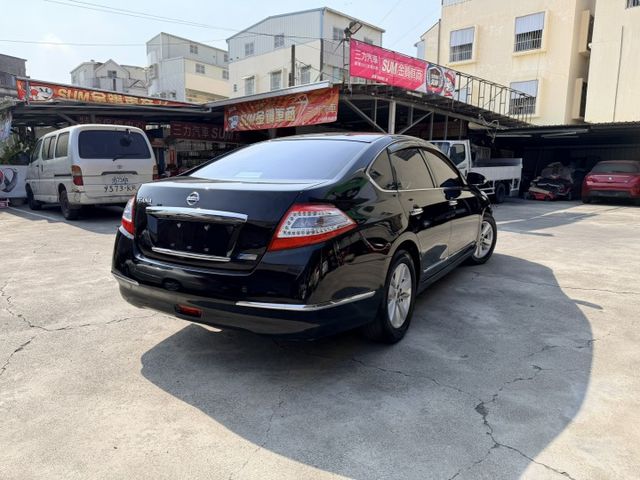 i-Key、定速、電動座椅、感應頭燈 低里程美車 高雄中古車推薦  第3張相片