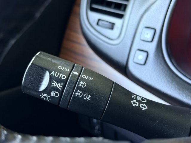 i-Key、定速、電動座椅、感應頭燈 低里程美車 高雄中古車推薦  第10張相片