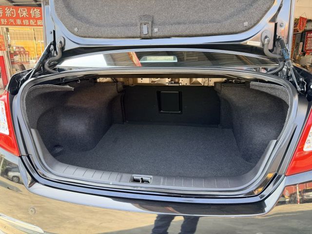 i-Key、定速、電動座椅、感應頭燈 低里程美車 高雄中古車推薦  第13張相片