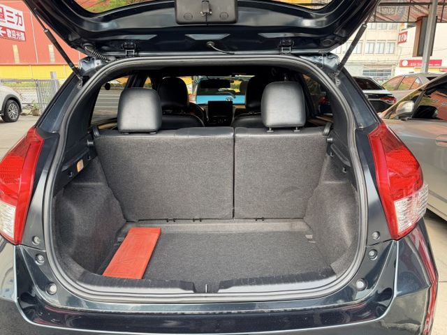 女用無菸車 內裝車況俱優 里程合約保證/YES認證/可全貸 輕鬆入手優質代步車  第12張相片