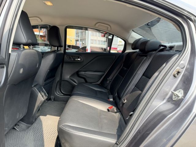 6安 ESP 無菸家用車 車況優  第6張相片