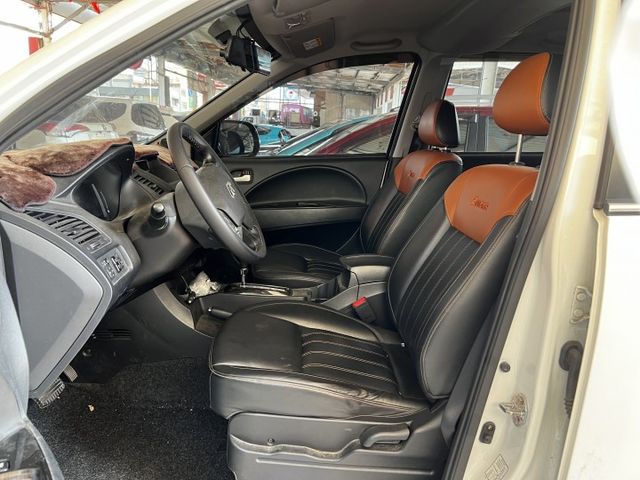 實用貨旅 盲點 循跡 後出風口 新價格不用出價就便宜 可全貸  第2張相片