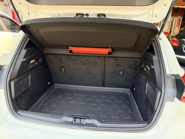 Ford Focus 5D ST-Line Lommel  第18張相片