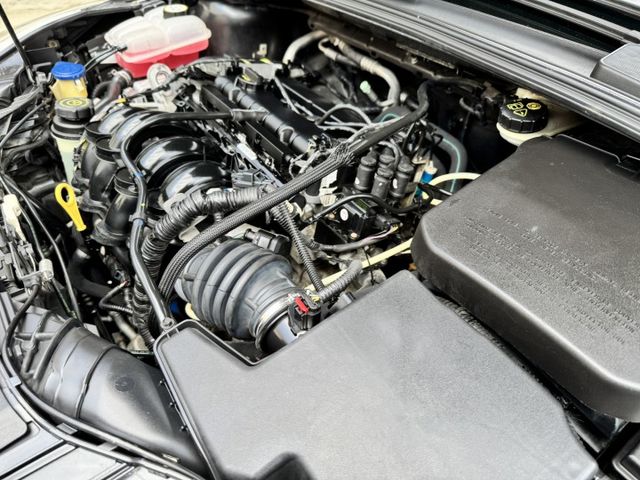 已更新正時皮帶 水泵浦 冷氣壓縮機 引擎腳等耗材 ～ 認證原鈑件 里程合約保證 ～ 高雄中古車推薦  第11張相片