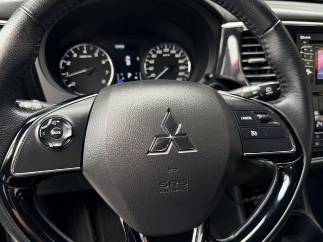 4ＷD 七氣囊 巡跡 無菸車 原鈑件認證 里程合約保證 可全貸 高雄二手車推薦  第15張相片