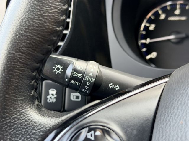 4ＷD 七氣囊 巡跡 無菸車 原鈑件認證 里程合約保證 可全貸 高雄二手車推薦  第17張相片
