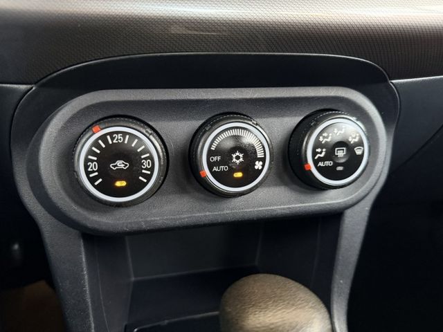 認證車 里程合約保證 僅跑12萬多公里少跑美車 原廠保養 車況一流 鈑金扎實 優質代步車  第11張相片