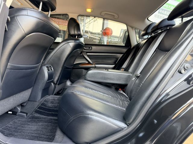 i-Key、定速、電動座椅、感應頭燈 低里程美車 高雄中古車推薦  第4張相片