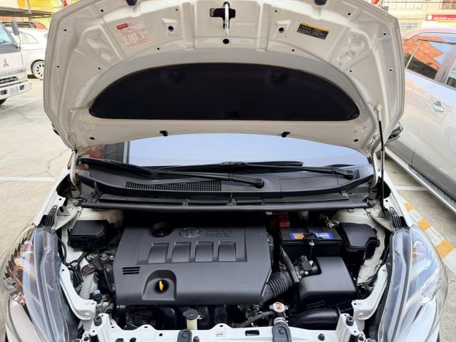 8氣囊 ESP 車道＆防撞警示 原鈑件認證 里程合約保證 僅跑4萬初 車美如心 高雄二手車推薦  第18張相片