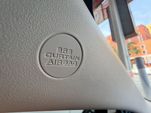 超省油！一次到位的安全小車 七顆氣囊 車身穩定系統 安全經濟 車況優良 岡山橋頭楠梓二手汽車推薦  第9張相片