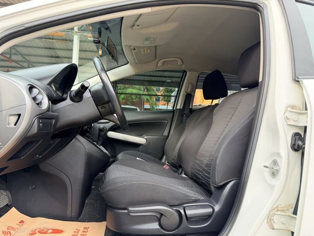 原鈑件 低里程 i-Key、ISOFIX 漂亮家用車  第6張相片
