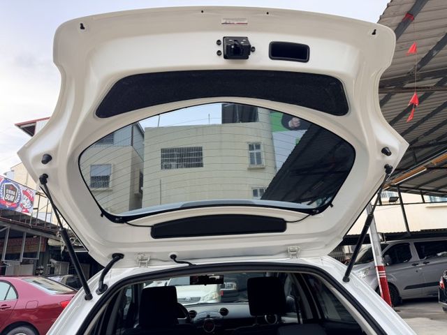 原鈑件 低里程 i-Key、ISOFIX 漂亮家用車  第9張相片