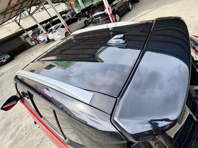 新進車輛/認證原鈑件/里程合約保證～ kicks 紅黑雙色智行旗艦版 低里程3.9萬公里 無菸家用車  第5張相片