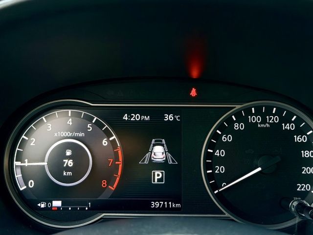 新進車輛/認證原鈑件/里程合約保證～ kicks 紅黑雙色智行旗艦版 低里程3.9萬公里 無菸家用車  第16張相片