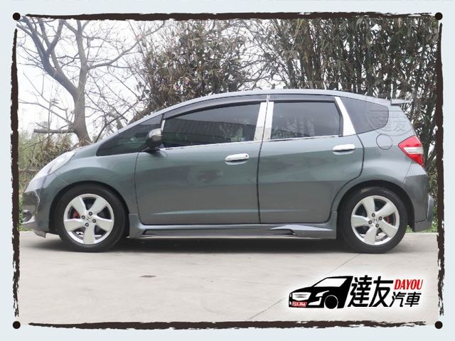 免頭款 全額貸 VTI-S版 里程少僅9萬 全車原鈑件 4安 定速 方向盤快控 藍芽 導航 倒車顯影 年輕人代步首選  第2張相片