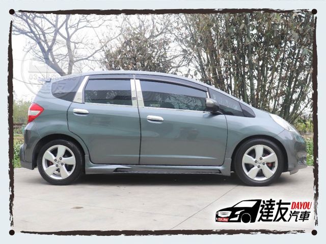 免頭款 全額貸 VTI-S版 里程少僅9萬 全車原鈑件 4安 定速 方向盤快控 藍芽 導航 倒車顯影 年輕人代步首選  第5張相片
