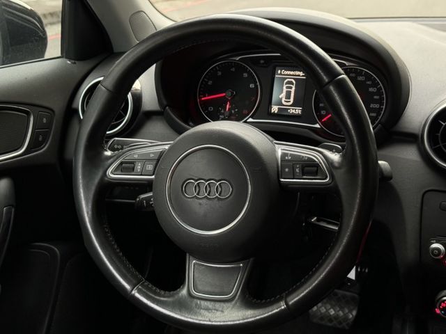 里程保證，多媒體螢幕 衛星導航 倒車顯影 藍牙 ISOFIX 渦輪很夠用  第7張相片