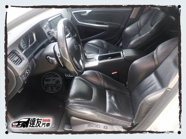 百萬高安全旅行車 現在只要30萬 柴油D4 加裝電尾門 安卓機 4條輪胎剛換 免花大錢也能入手  第6張相片