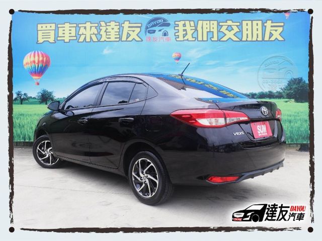 經典版 15吋鋁圈 里程超少僅跑5千 原廠影音 Carplay 導航 倒車影像 全車原鈑件 8氣囊 循跡防滑 胎壓偵測  第2張相片