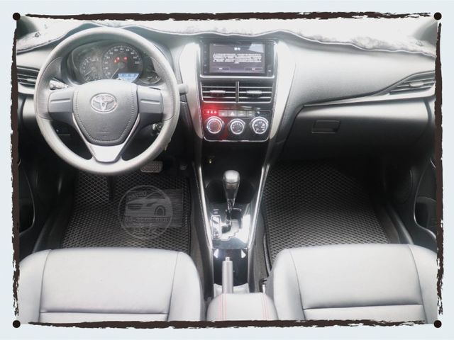 經典版 15吋鋁圈 里程超少僅跑5千 原廠影音 Carplay 導航 倒車影像 全車原鈑件 8氣囊 循跡防滑 胎壓偵測  第5張相片