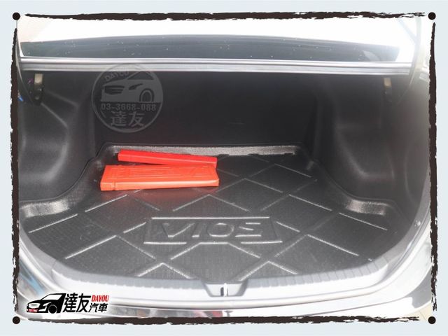 經典版 15吋鋁圈 里程超少僅跑5千 原廠影音 Carplay 導航 倒車影像 全車原鈑件 8氣囊 循跡防滑 胎壓偵測  第9張相片