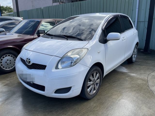 一手女用車 G版 影音系統 里程正常跑 10幾萬代步小車  T牌毛病少 省油好停車 上下班接送小孩代步首選  第1張相片