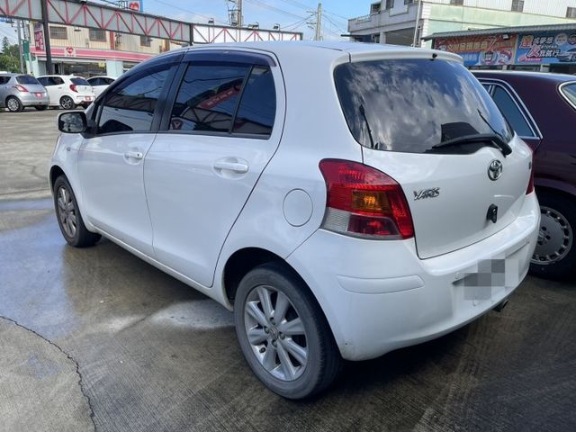 一手女用車 G版 影音系統 里程正常跑 10幾萬代步小車  T牌毛病少 省油好停車 上下班接送小孩代步首選  第2張相片