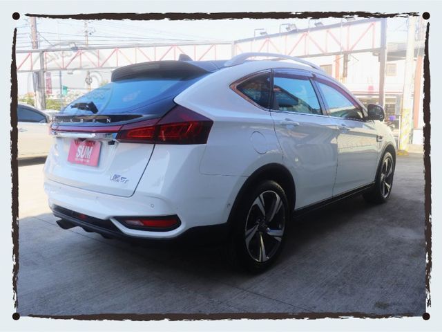 最頂級GT旗艦智駕版 電動椅 電尾門 天窗 里程僅12萬 原鈑件認證車 新車95.5萬 只要2X萬 現省新車價差6X萬  第4張相片