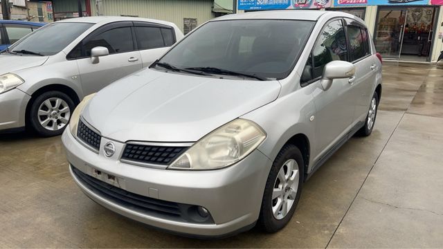 超值代步車 大空間五門掀背車 里程僅跑16萬 IKEY 恆溫 音響快撥 定速 認證車 內外回去免整理 代步首選  第1張相片