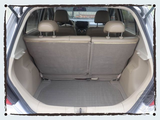 里程少僅跑12萬 IKEY 恆溫 定速 大空間掀背款 便宜代步車只要10萬多一點  第9張相片