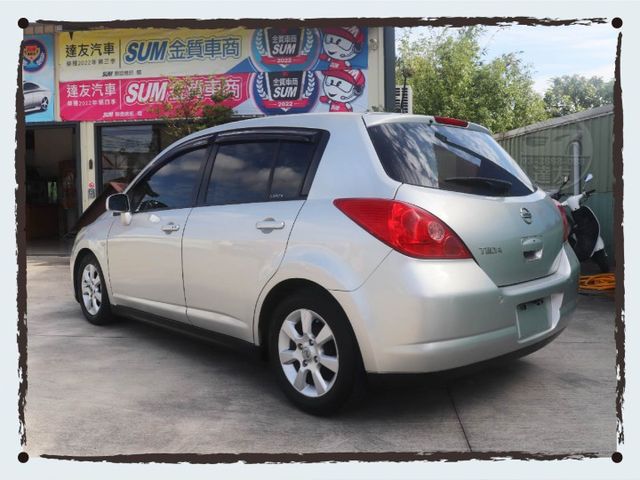 超值代步車 大空間五門掀背車 里程僅跑15萬 IKEY 恆溫 內外漂亮回去免整理 只要10萬多一點開回家  第2張相片