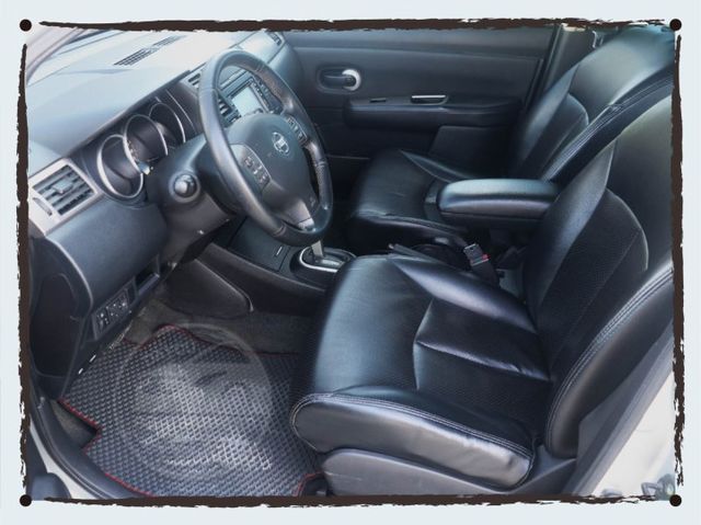 超值代步車 大空間五門掀背車 里程僅跑15萬 IKEY 恆溫 內外漂亮回去免整理 只要10萬多一點開回家  第6張相片