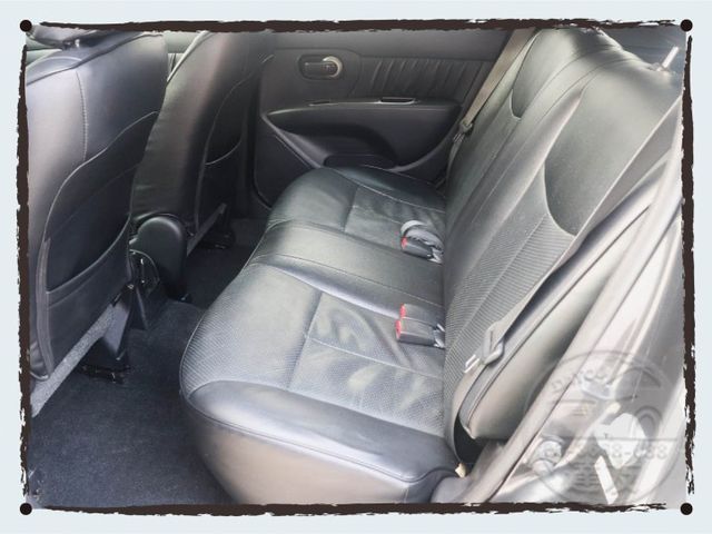 省油大空間跨界休旅 一手車 里程正常跑 內外回去免整理 原鈑件認證車 全省保固 不用20萬的代步小休旅  第7張相片