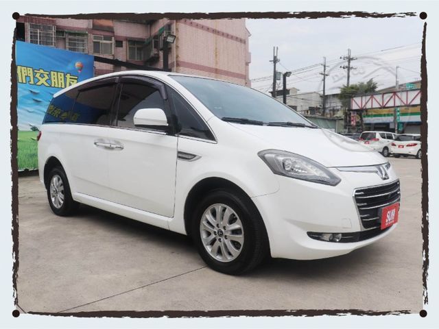 同級最划算正七人座 里程僅跑11萬 原鈑件認證車 天窗 電動滑門 IKEY 等多樣配備 內外免整理  第3張相片