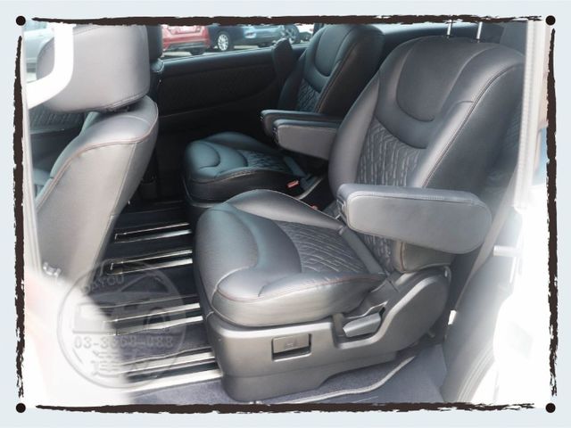 同級最划算正七人座 里程僅跑11萬 原鈑件認證車 天窗 電動滑門 IKEY 等多樣配備 內外免整理  第7張相片