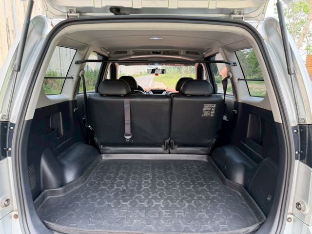 做生意的好幫手 便宜商用車 載貨自用兩相宜 里程僅跑10萬 影音 定速 快撥 原鈑件 內外回去免整理  第6張相片