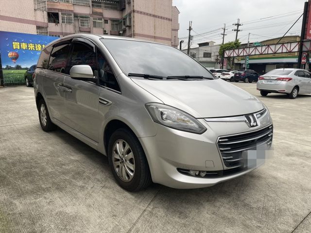 正8人座休旅 全家出遊一車搞定 一手車 里程僅跑5萬多 原鈑件 內外回去免整理 最划算的8人座休旅  第1張相片