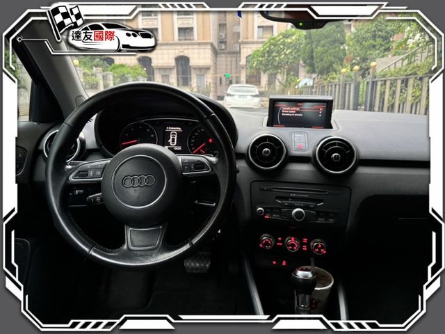 里程保證，多媒體螢幕 衛星導航 倒車顯影 藍牙 ISOFIX 渦輪很夠用  第6張相片