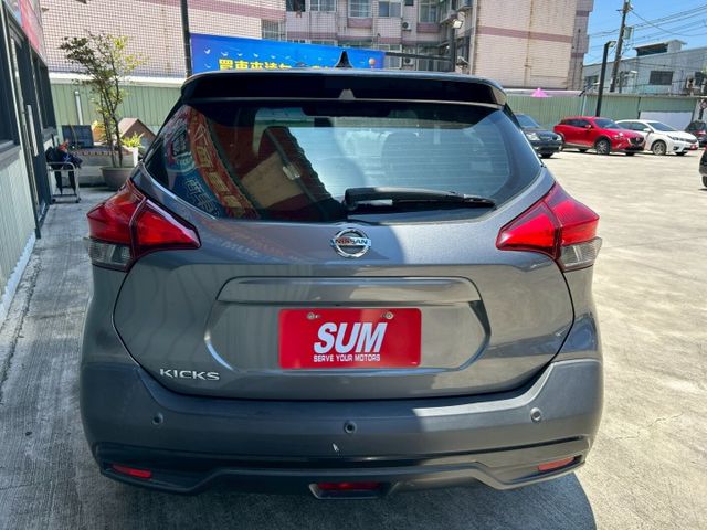 頂規特仕版里程僅跑一萬九，一手車車況極好，無須整理!!! 省油省稅金 原鈑件原廠保固中  第5張相片