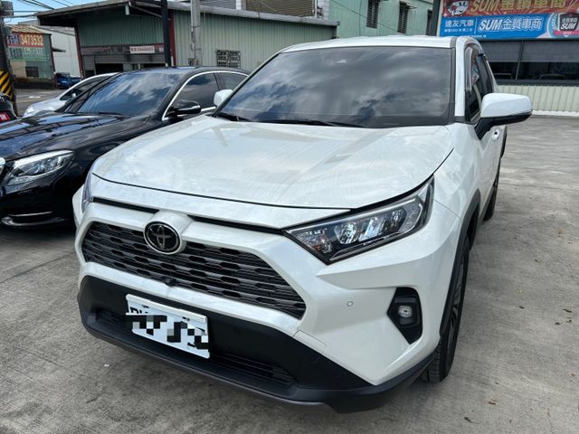 【旗艦型】內裝9成新｜一手女用車｜雙前座電動椅｜記憶座椅｜ACC跟車｜電動尾門｜低里程僅跑四萬｜月付9000  第1張相片