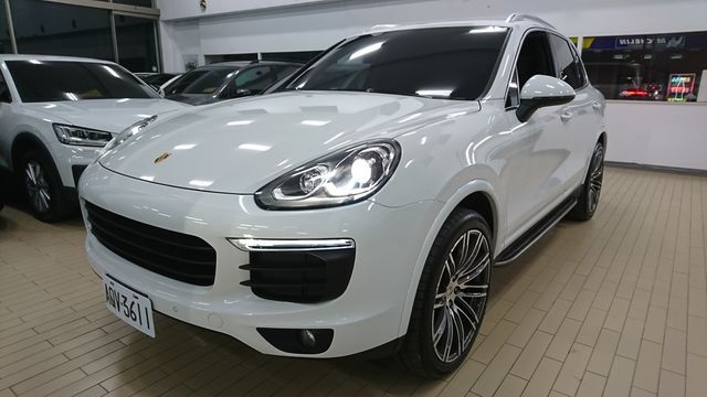 Cayenne 3.6 NA 自然進氣引擎 白色  第1張相片