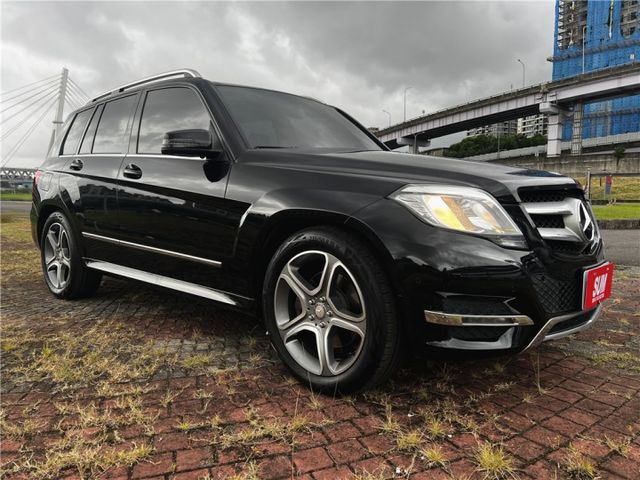 BENZ GLK220D 2.0 4MATIC 豪華版 全景天窗 省油省稅  第3張相片