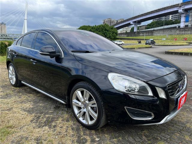 僅跑12萬公里 VOLVO S60 1.6T旗艦款 全速域ACC跟車  第3張相片