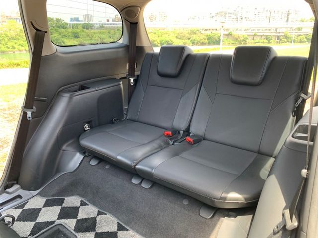 2012年 TOYOTA WISH 正一手車  第9張相片